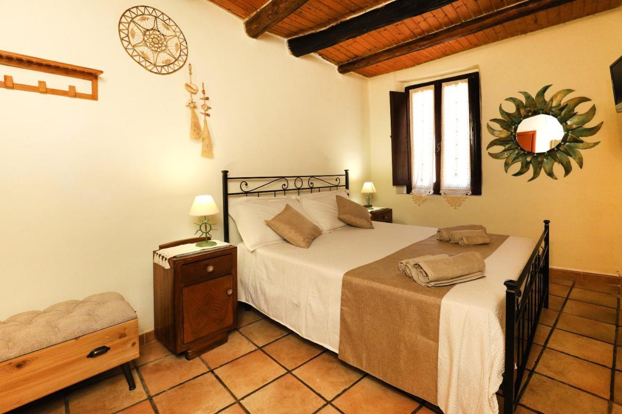 La Favola Antica Bed & Breakfast Castelsardo Bagian luar foto